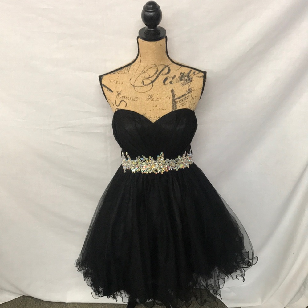 Star Box Strapless Short Tulle Formal Dress